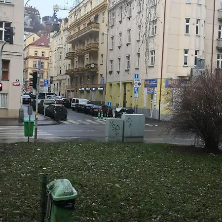 Economy Flat 18 Minutes From Vaclavske Namesti Prague Exterior photo