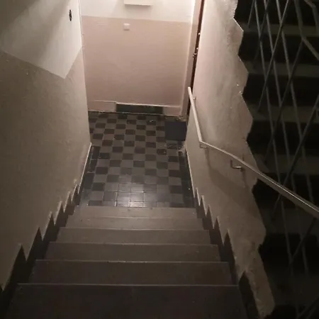 Economy Flat 18 Minutes From Vaclavske Namesti Prague Exterior photo